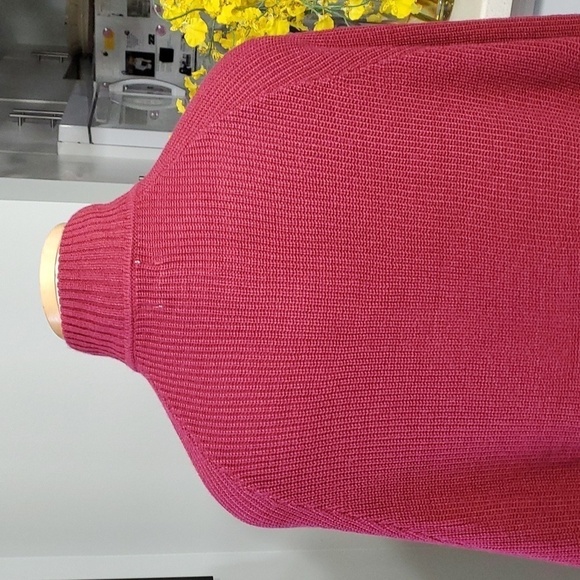 HH cape, burgundy with blue trim. 2 pockets. Great buttons XS - Picture 8 of 9